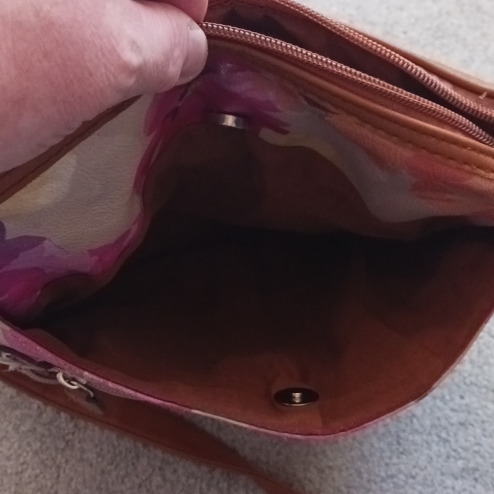 VINTAGE ROSETTI CROSSBODY BAG - Picture 5 of 6